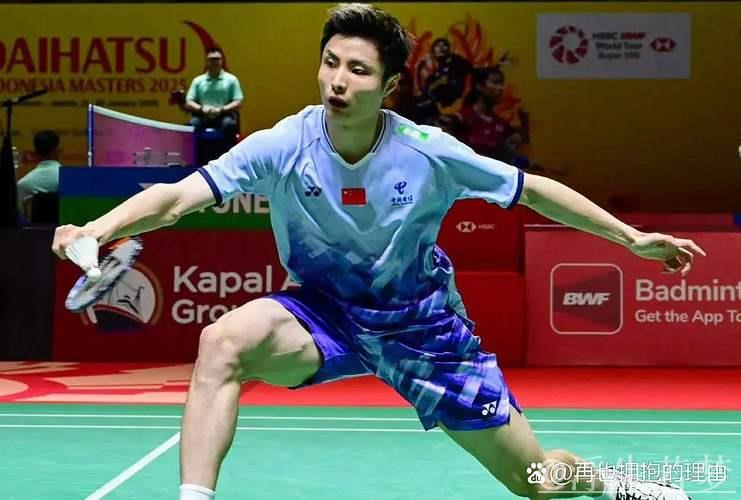 中国羽毛球公开赛男单四强对决:周天成迎战石宇奇 中国羽毛球公开赛男单四强对决:周天成迎战石宇奇